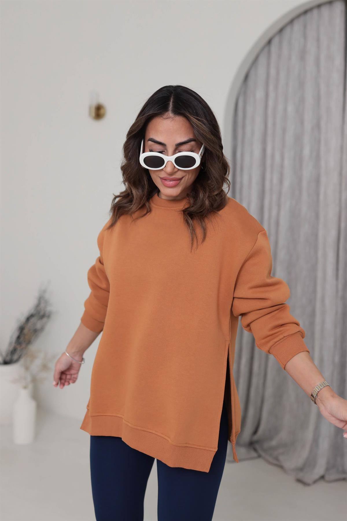 1000 Yanları Yırtmaç Detaylı Sweatshirt TARÇIN