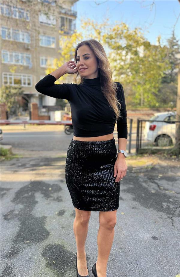 Omuzdan Büzgülü Crop