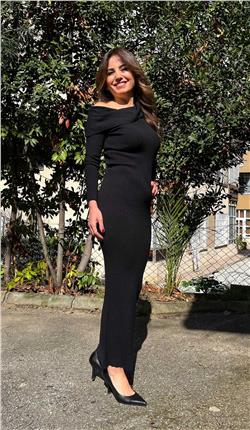 Siyah Madonna Yaka Uzun Triko Elbise