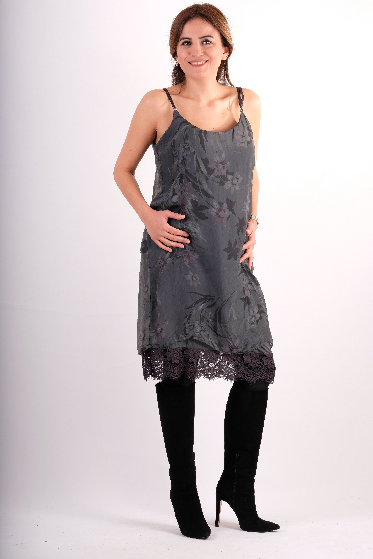 Etek Ucu Dantelli Askılı İpek Elbise