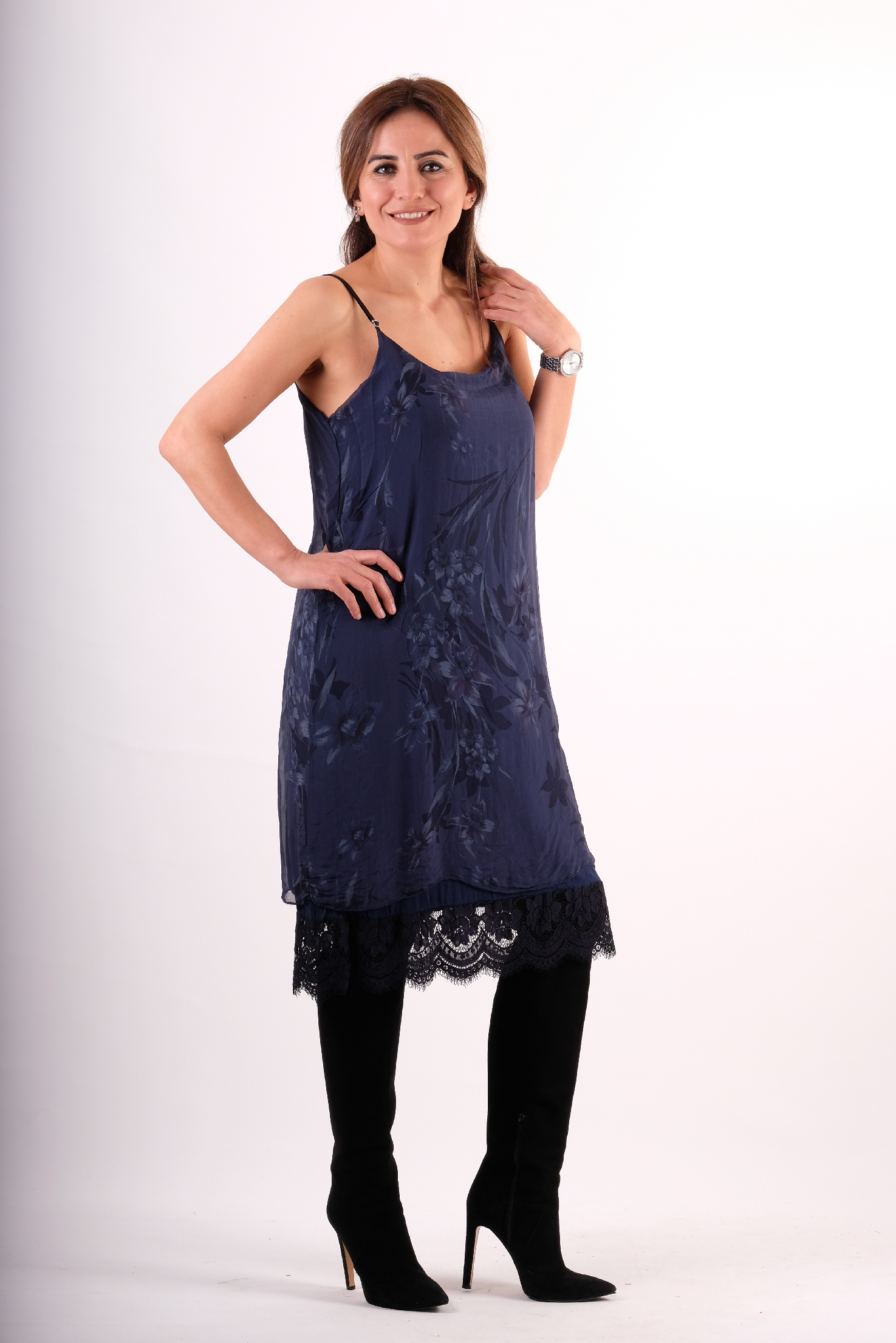 Etek Ucu Dantelli Askılı İpek Elbise