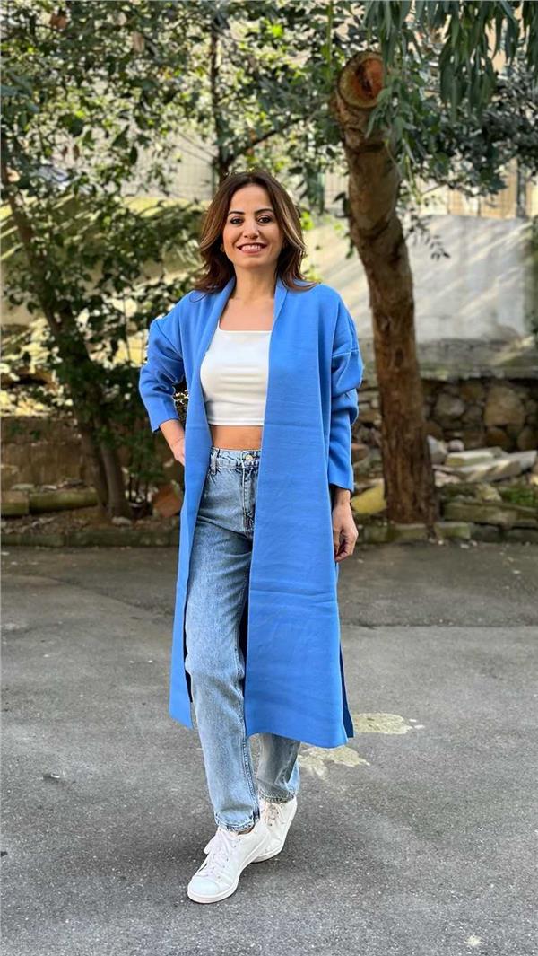 Mavi Yandan Yırtmaçlı Uzun Hırka