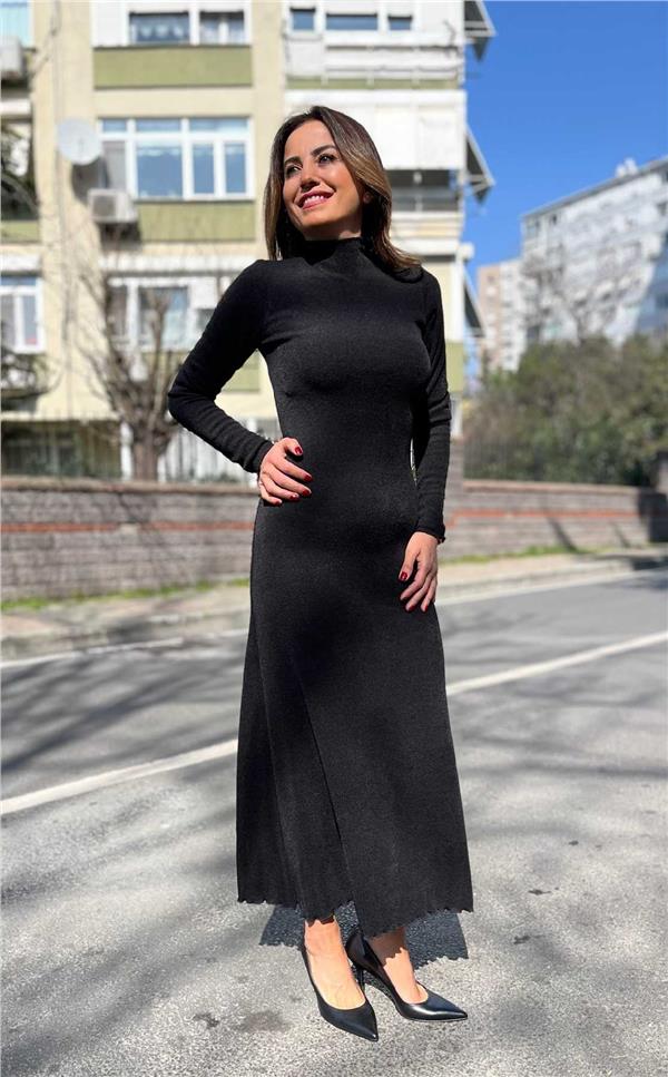 Siyah Dik Yaka Uzun Triko Hırka