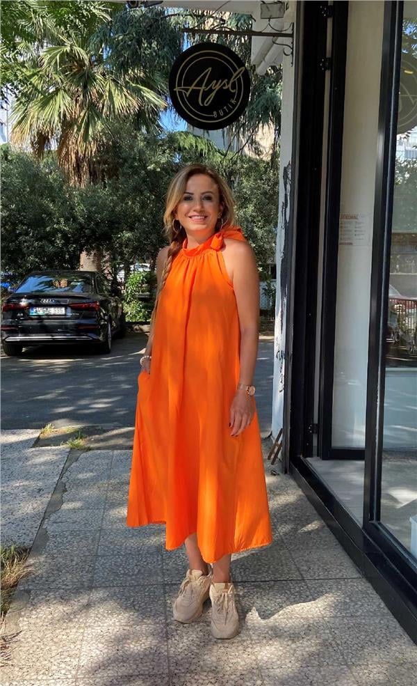 Yakası Bağlama Detaylı Poplin Elbise