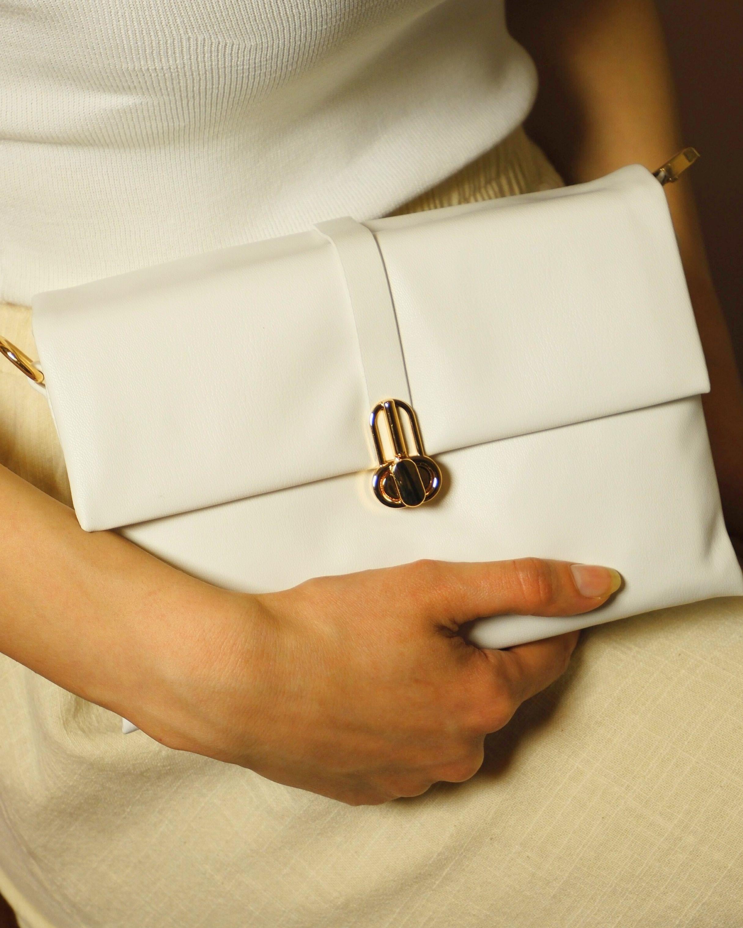 İnci Beyazı Kilitli Clutch Çanta
