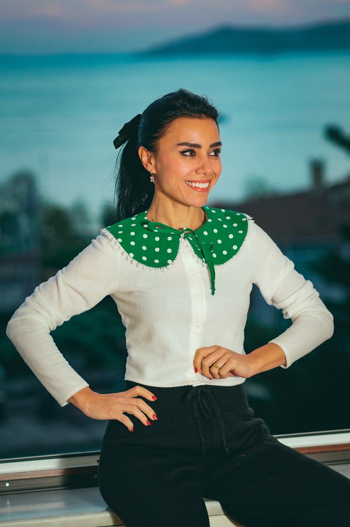 Yeşil Puantiyeli Yaka