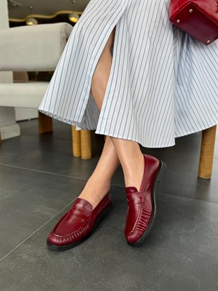 7916 VİŞNE DERİ PLİSELİ LOAFER AYAKKABI