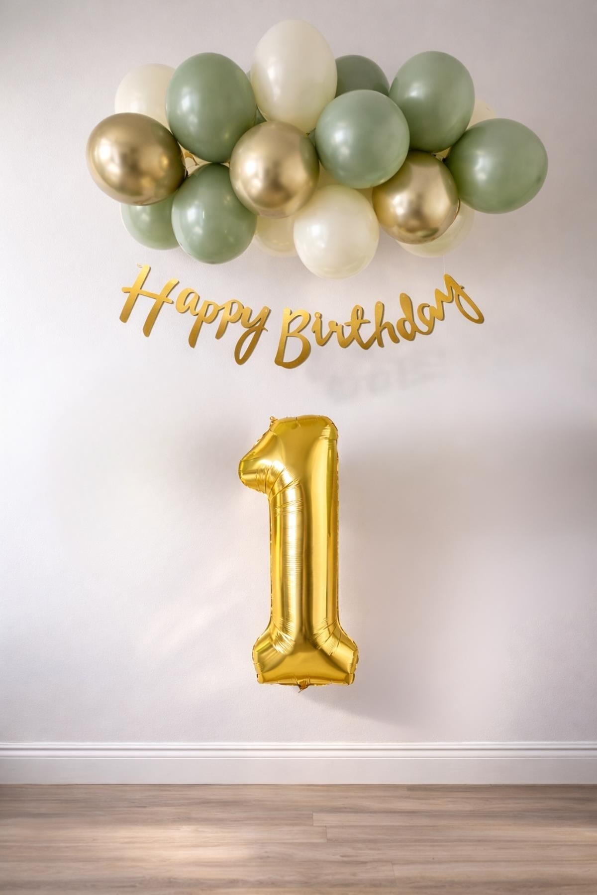 1 Yaş Küf Yeşili Deniz Kumu ve Krom Gold Balonlu Konsept  Doğum Günü Seti