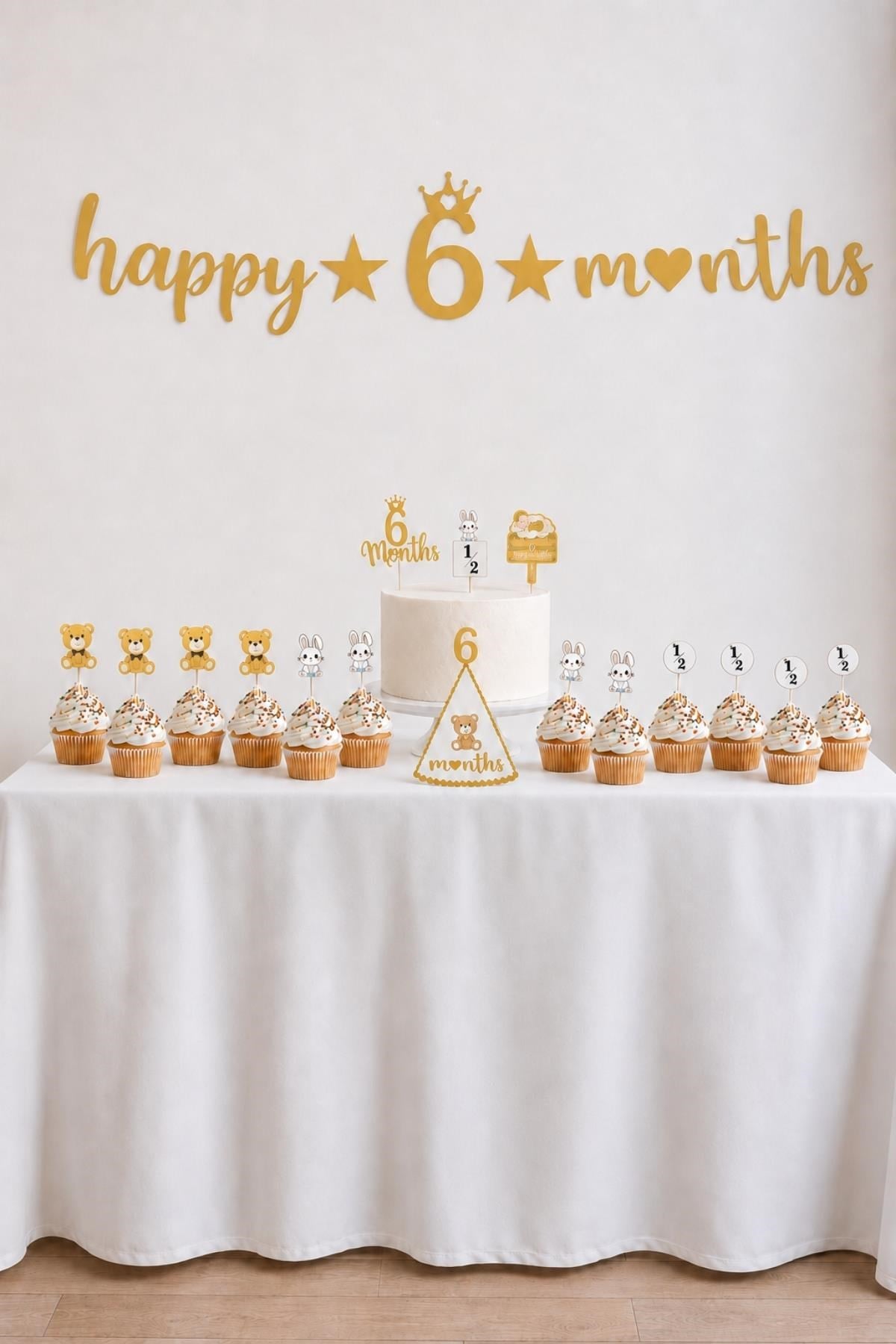 6 Ay Temalı Bebek Parti Seti Gold – Happy 6 Months Banner, Pasta Süsü, Kürdan Süs ve Parti Şapkası Seti