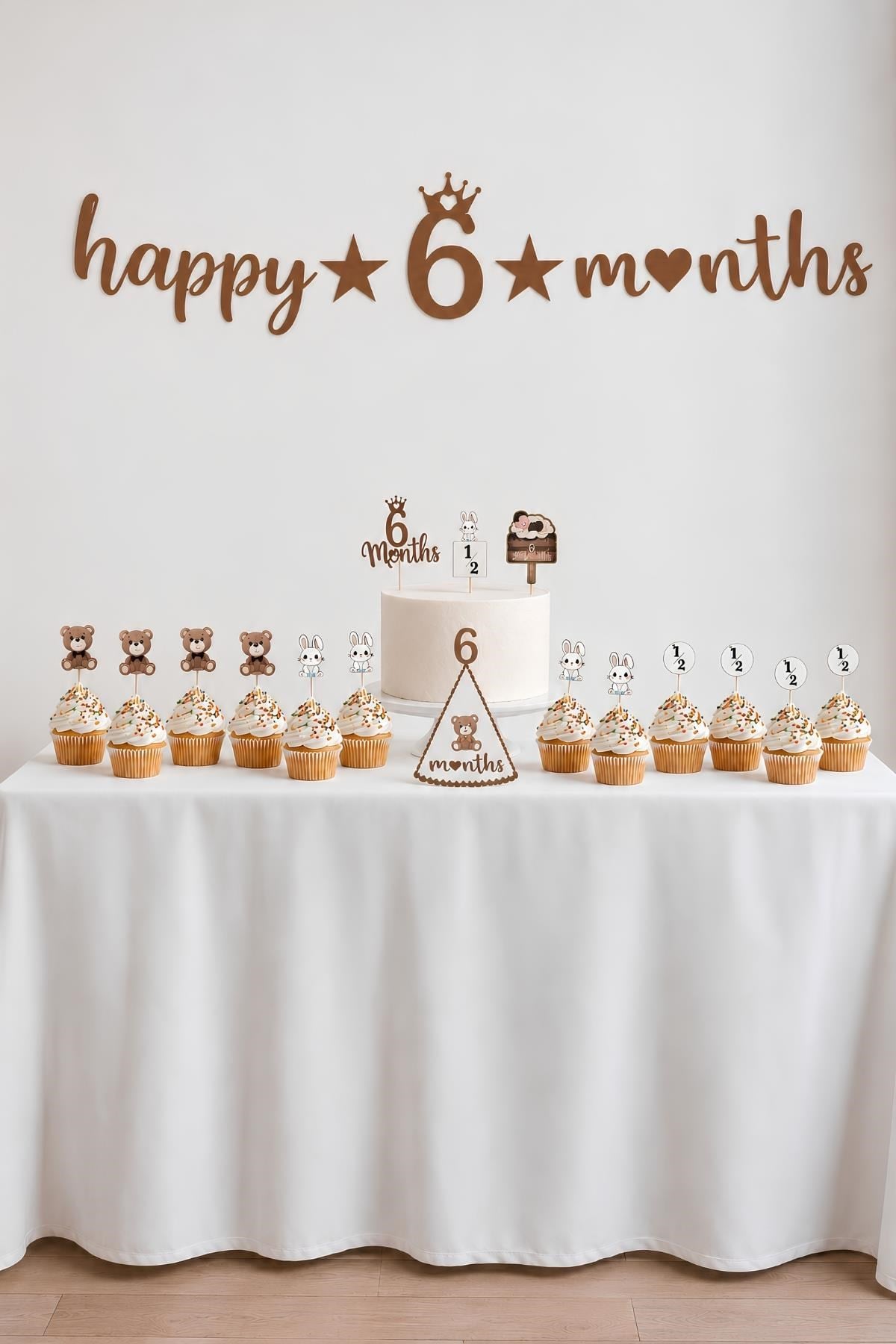 6 Ay Temalı Kahverengi Parti Seti – Happy 6 Months Banner, Pasta Süsü, Kürdan Süs ve Parti Şapkası Seti