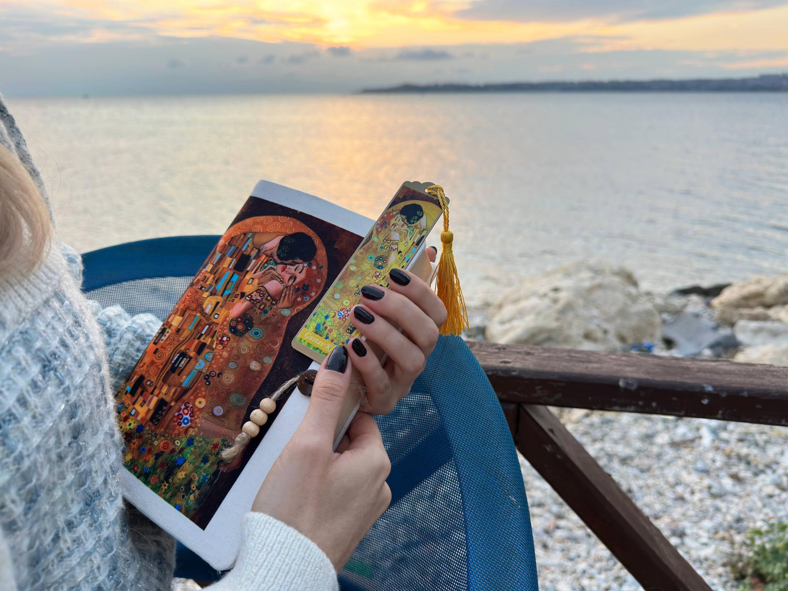 Kitap Kılıfı Ve Metal Ayraç- Gustav Klimt Öpücük 