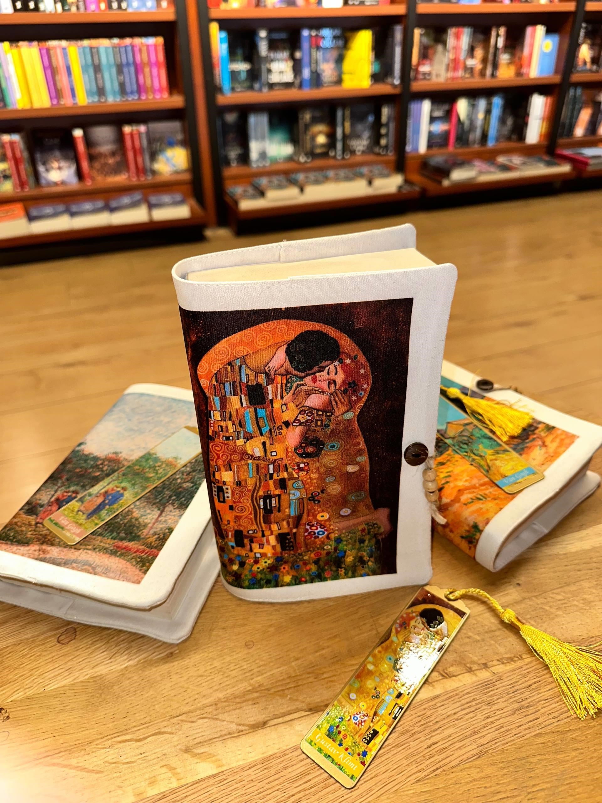 Kitap Kılıfı Ve Metal Ayraç- Gustav Klimt Öpücük 