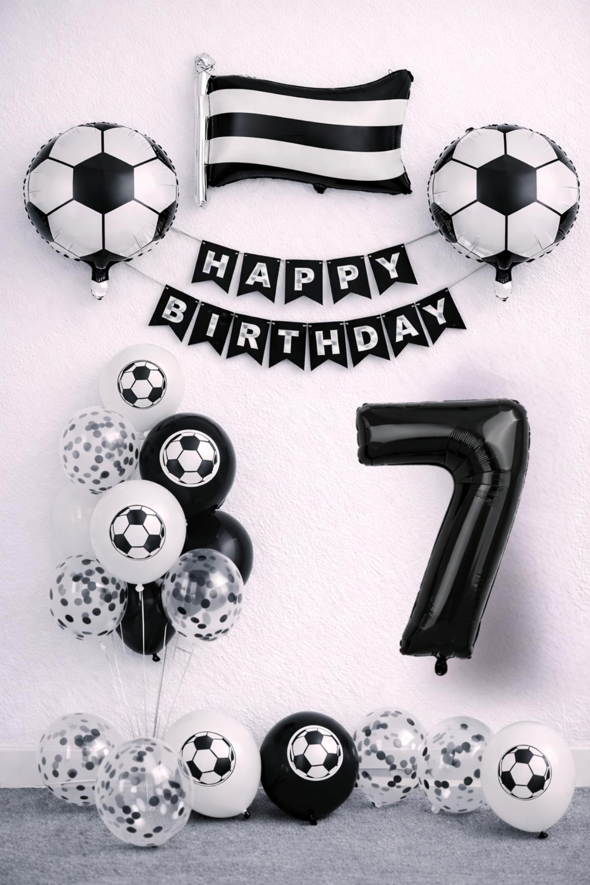 Siyah Beyaz Futbol Temalı 7 Yaş Doğum Günü Balon Seti