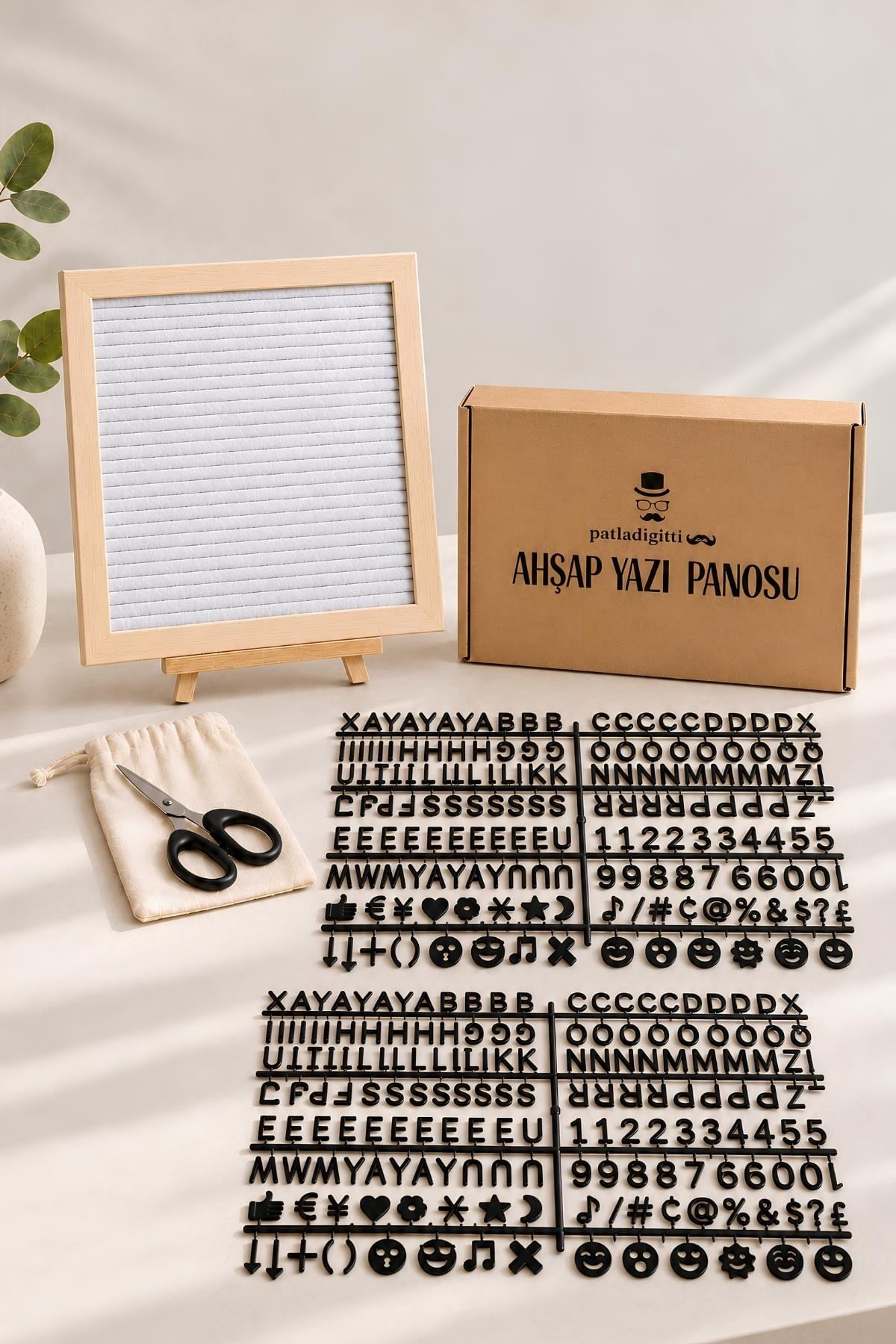 WoodArt Premium Letter Board Seti, İnci Beyazı Keçe Yüzeyli Doğal Çam Ahşap Yazı Panosu – Şövale Standlı Dekoratif Set
