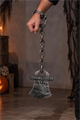 Halloween Zincirli Balta 70 cm – Plastik Kelepçeli Cadılar Bayramı Kostüm Aksesuarı