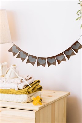 Kraft Üzeri Beyaz Kalp 8 li Retro Banner Süs 120 Cm x 17 Cm