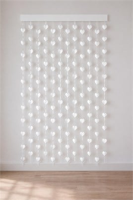 Metalize Kalp Beyaz Arka Plan Perdesi 200x100 cm