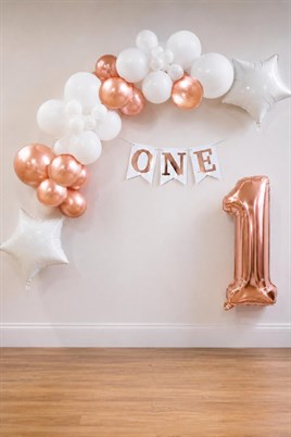 Rose Gold ONE 1 Yaş Doğum Günü Parti Seti – Beyaz ve Rose Gold Balon Süsleme Seti
