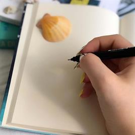 Shine Bright Like A Diamond Tasarımlı Lastikli Çizgisiz Defter