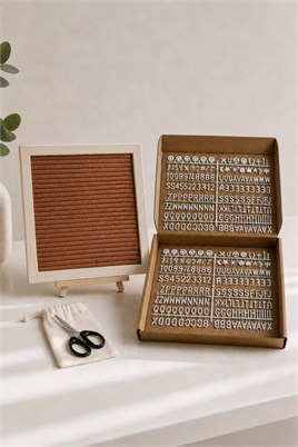 WoodArt Premium Letter Board Seti, Ceviz Kahve Keçe Yüzeyli Doğal Çam Ahşap Yazı Panosu – Şövale Standlı Dekoratif Set