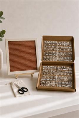 WoodArt Premium Letter Board Seti, Ceviz Kahve Keçe Yüzeyli Doğal Çam Ahşap Yazı Panosu – Şövale Standlı Dekoratif Set