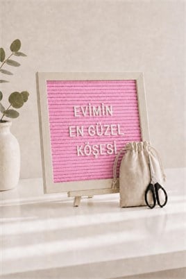 WoodArt Premium Letter Board Seti, Pudra Pembe Keçe Yüzeyli Doğal Çam Ahşap Yazı Panosu – Şövale Standlı Dekoratif Set