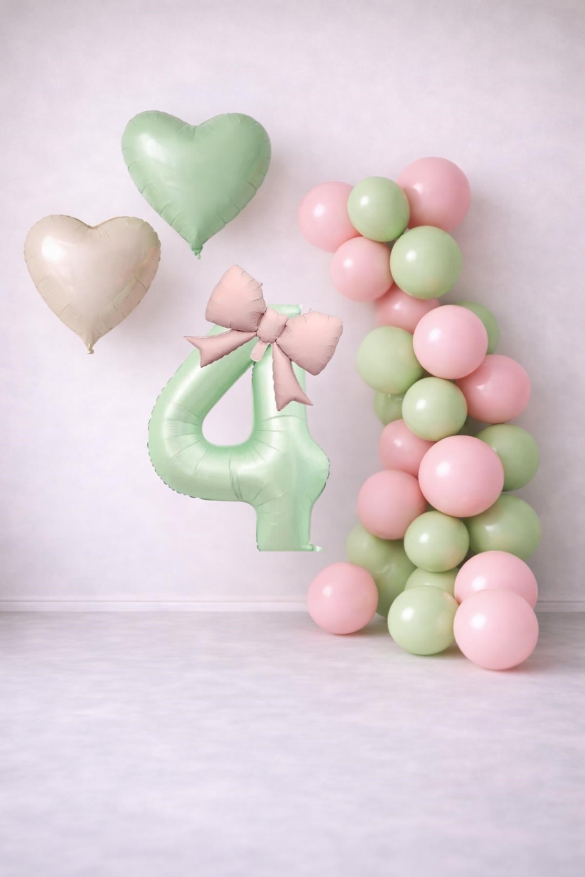 Adaçayı Yeşili & Pembe 4 Yaş Doğum Günü Balon Süsleme Seti