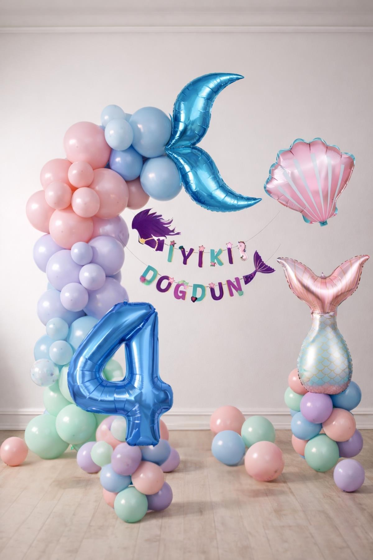Deniz Kızı Temalı 4 Yaş Doğum Günü Balon Süsleme Seti – Pastel Renkli Parti Dekorasyon Seti