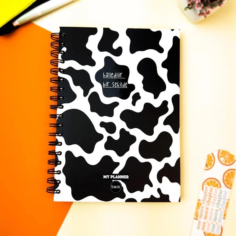 İnek Tasarımlı Spiralli Sticker'lı Tarihsiz Konuşan Ajanda Haftalık Planlayıcı Defter