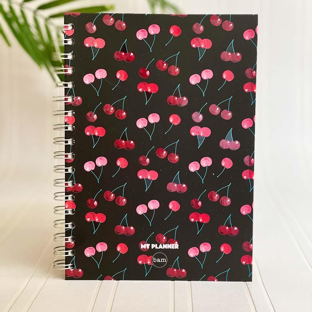Kiraz Tasarımlı Spiralli Sticker'lı Tarihsiz Konuşan Ajanda Haftalık Planlayıcı Defter