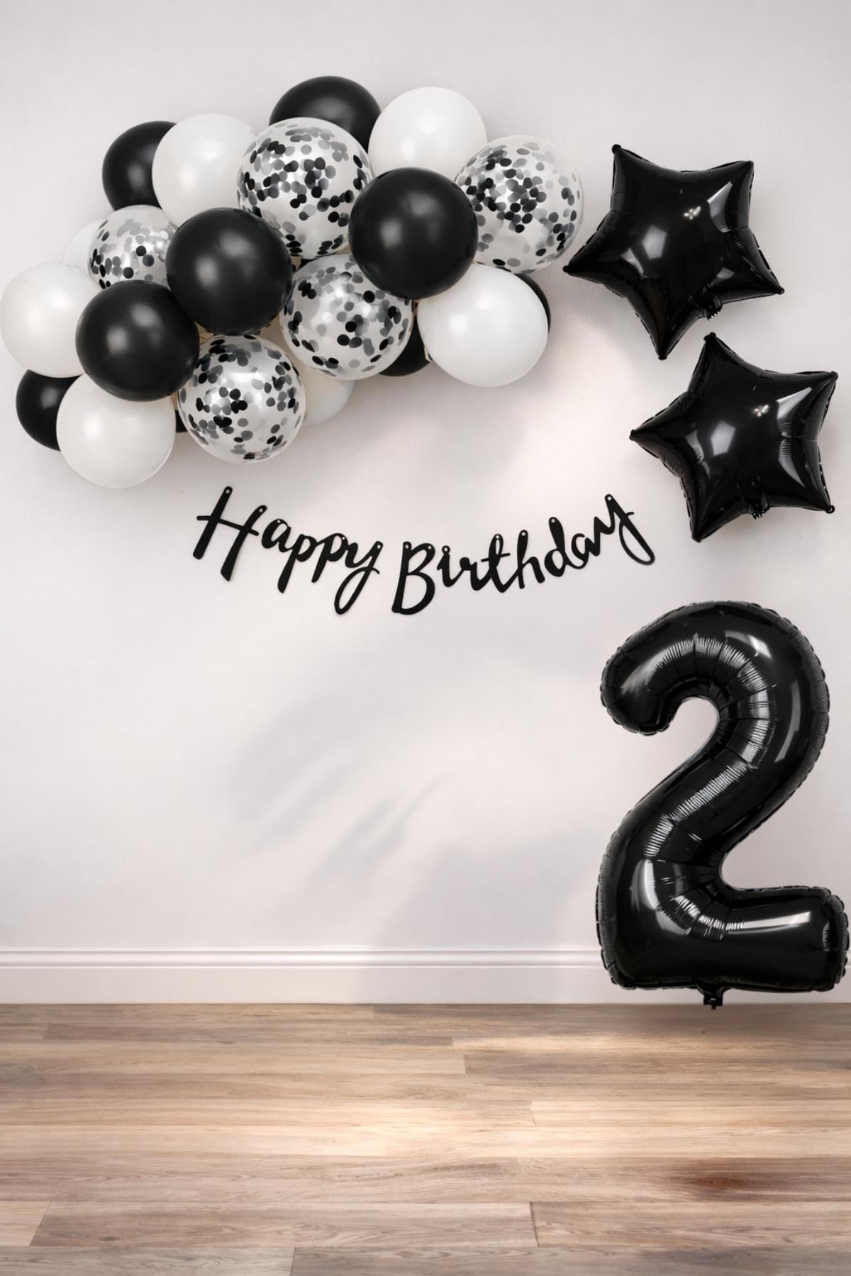 Siyah Konsept 2 Yaş Doğum Günü Kutlama Seti; Beyaz Siyah Konfetili Balon, Rakam Yıldız Folyo ve Banner