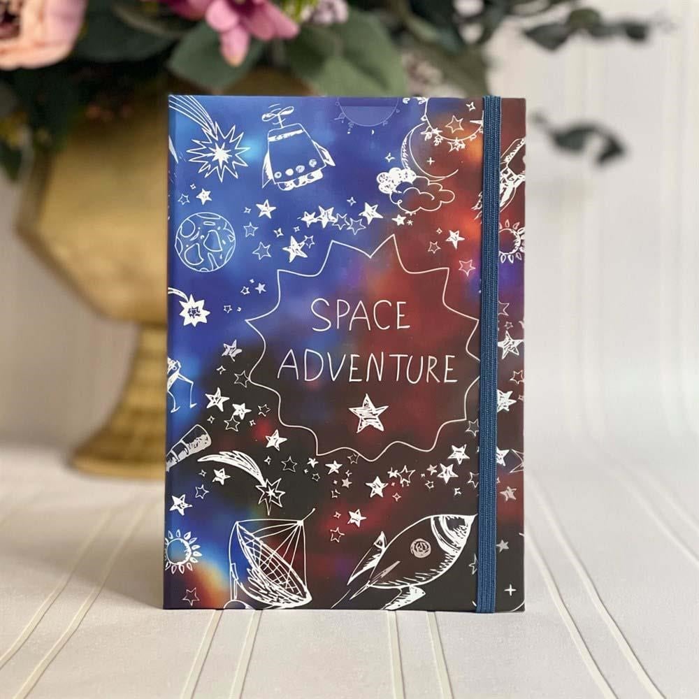 Space Adventure Tasarımlı Lastikli Çizgisiz Defter