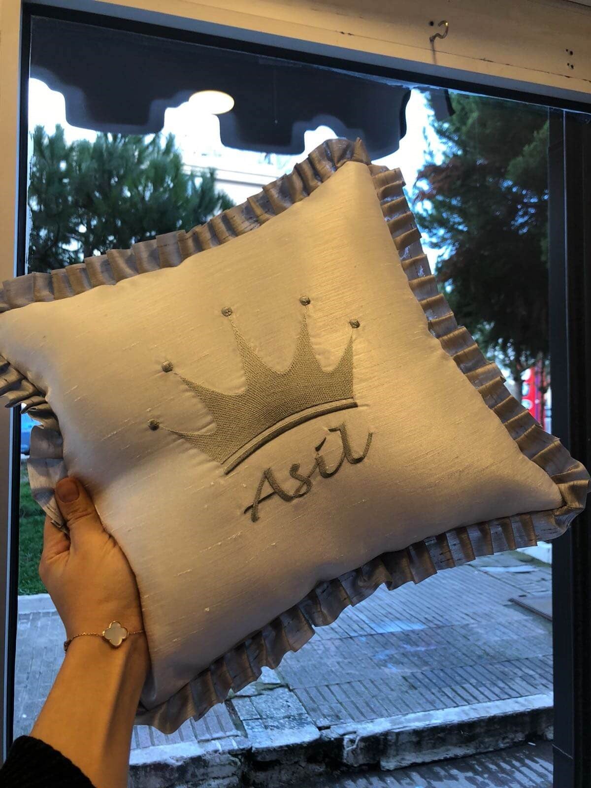 İsme Özel Nakış Detaylı Takı Yastığı