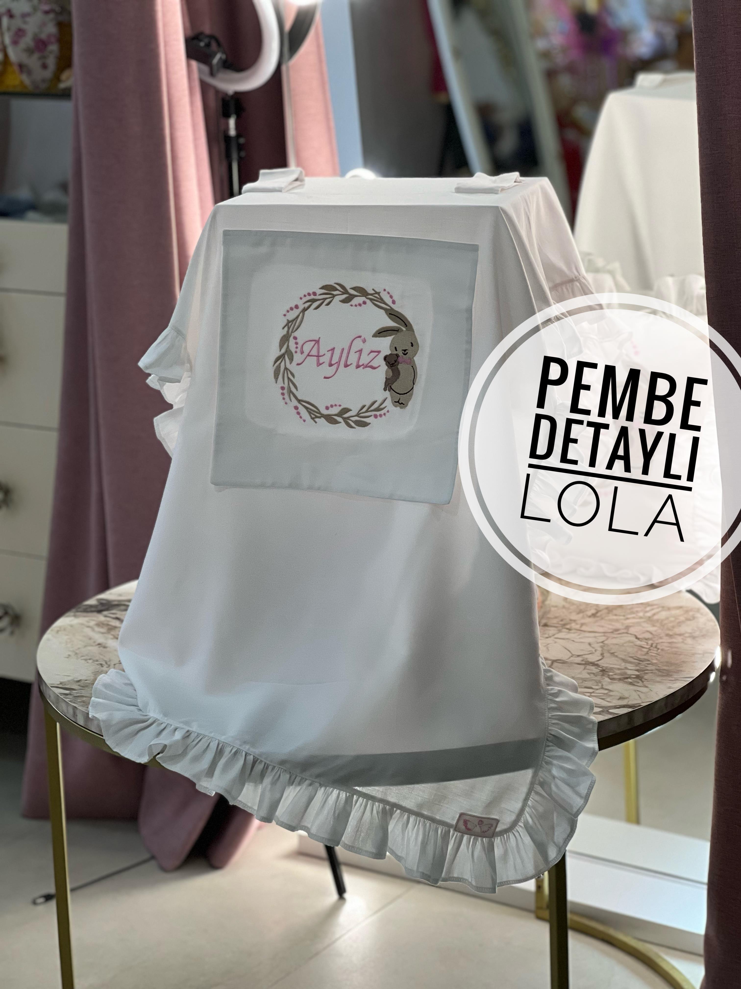 Friends Tavşan Nakışlı İsimli Bebek Puset Örtüsü