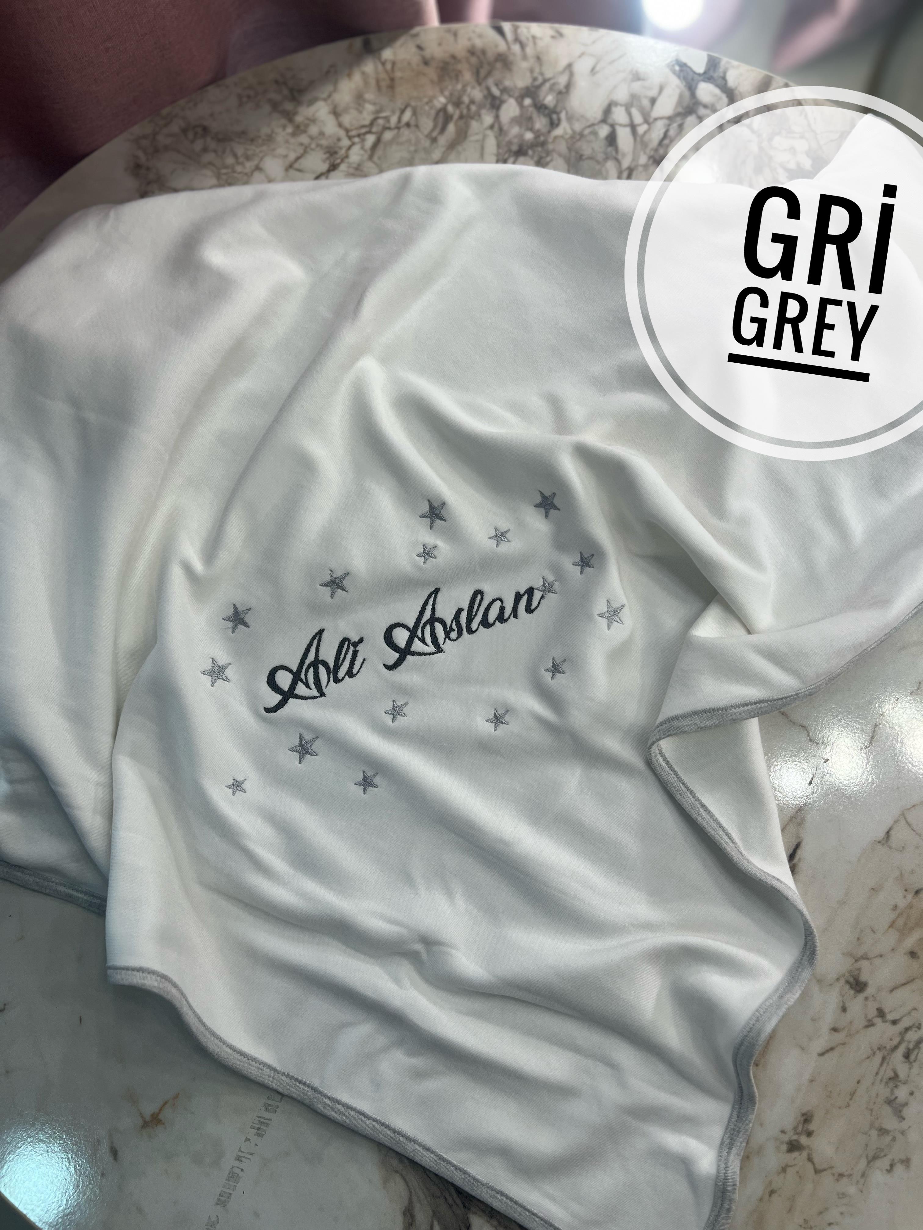 Stars Yıldızlı İsime Özel Hazırlanan Nakışlı Battaniye