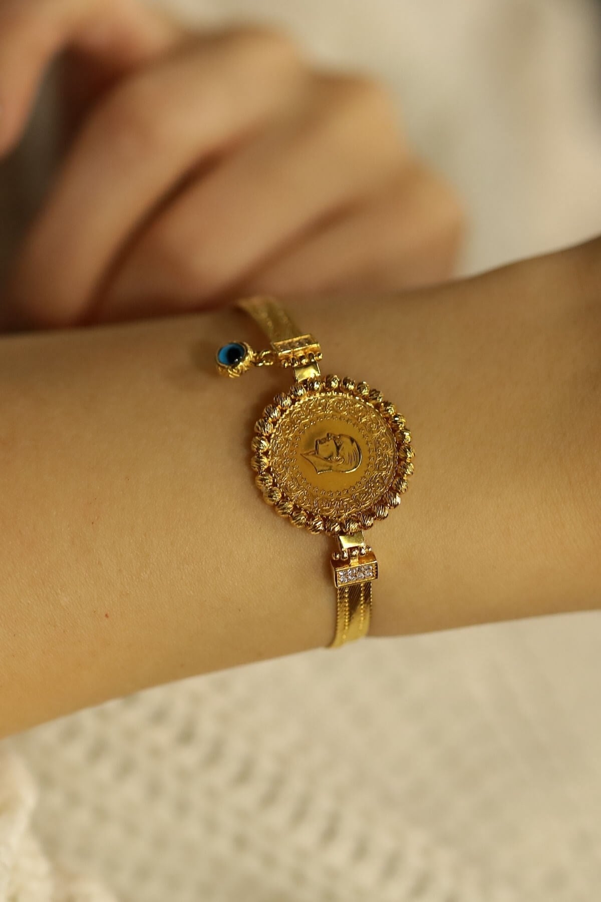 22 Ayar Çeyrek Altınlı Hasır Bileklik