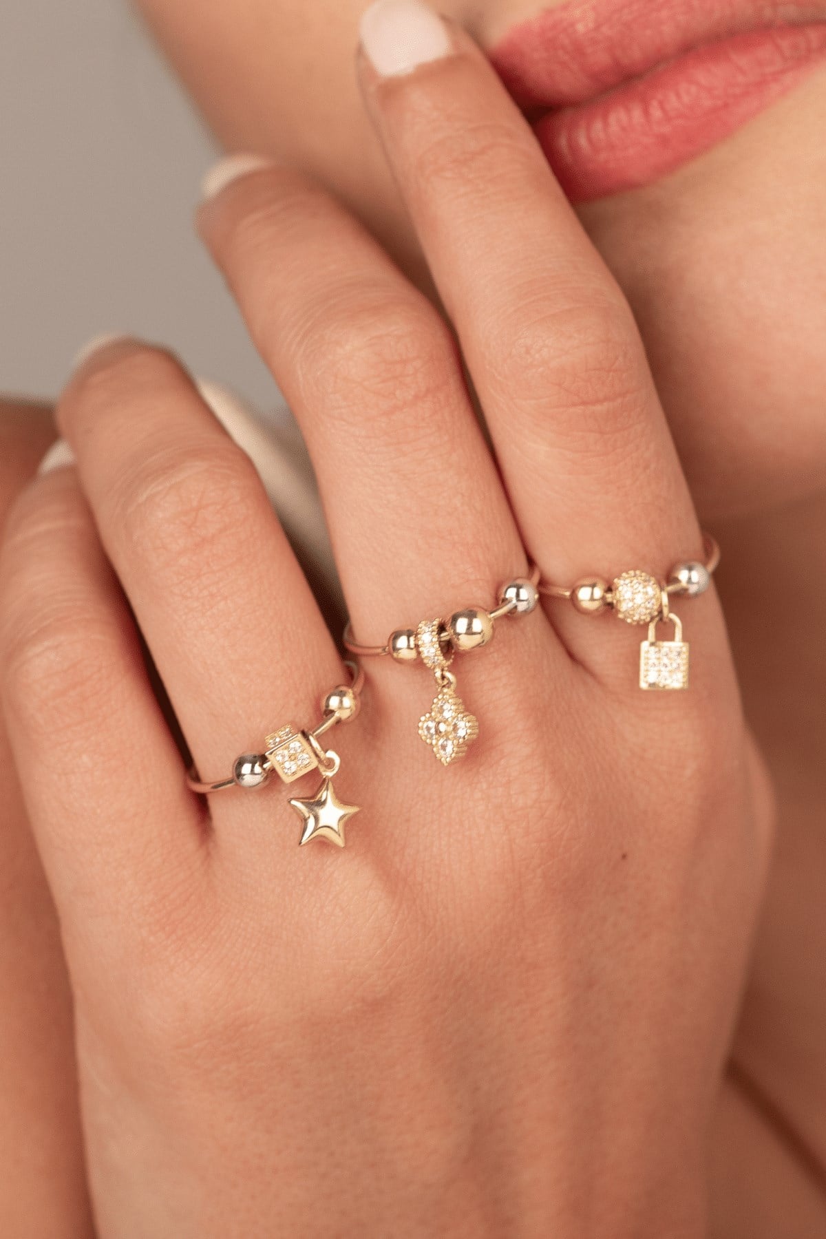 Altın Charm Yüzük