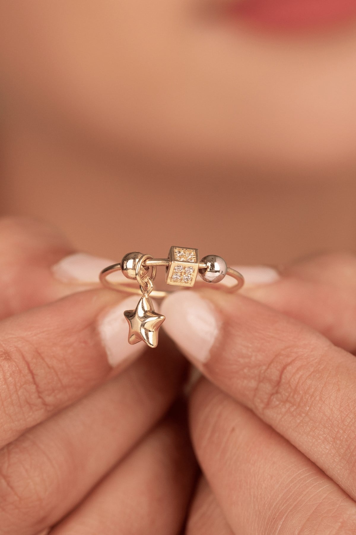 Altın Charm Yüzük