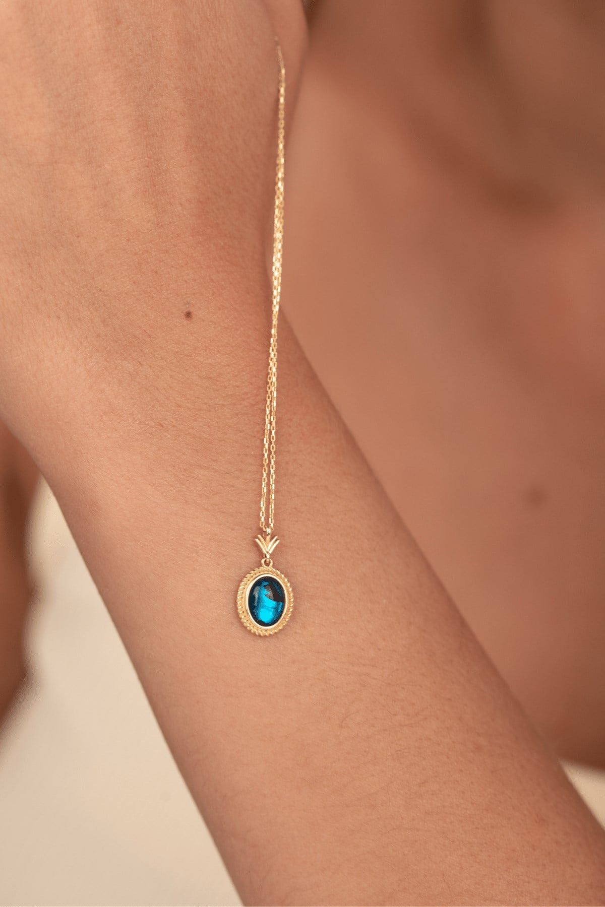 Altın Taşlı Spor Kolye