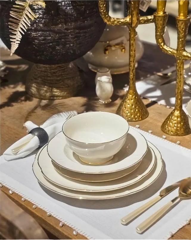 Mikasa Moor Çiçekli Porselen Servis Tabağı ve Sofra Sunum Detayları