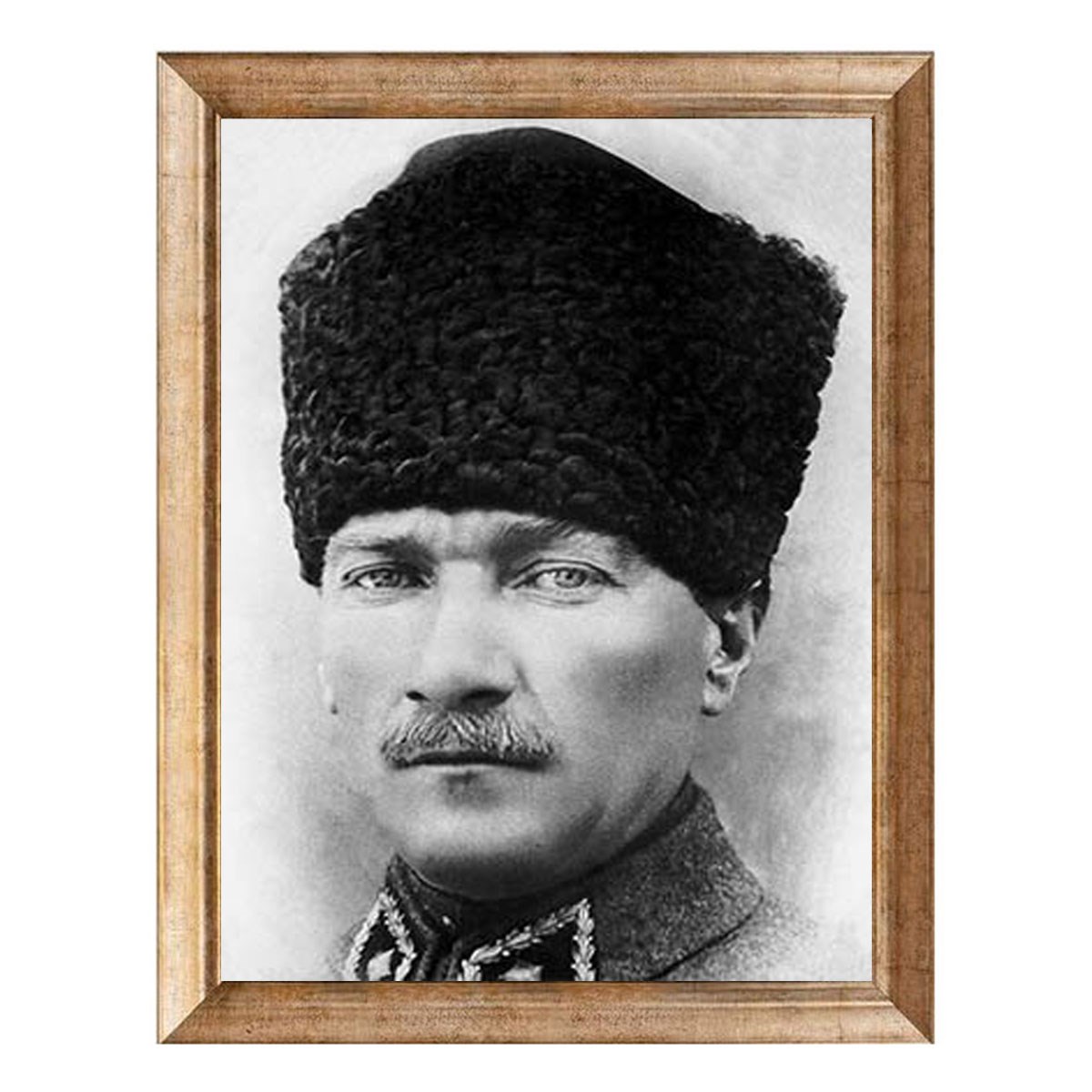 Atatürk Kalpaklı Yakın Plan Altın Çerçeveli Tablo