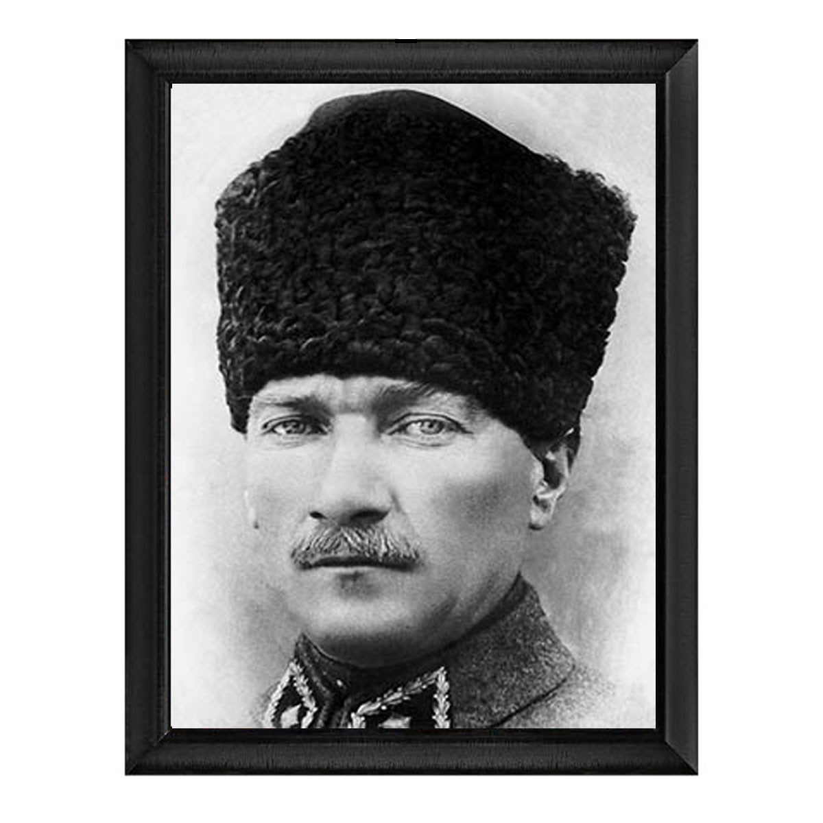 Atatürk Kalpaklı Yakın Plan Altın Çerçeveli Tablo
