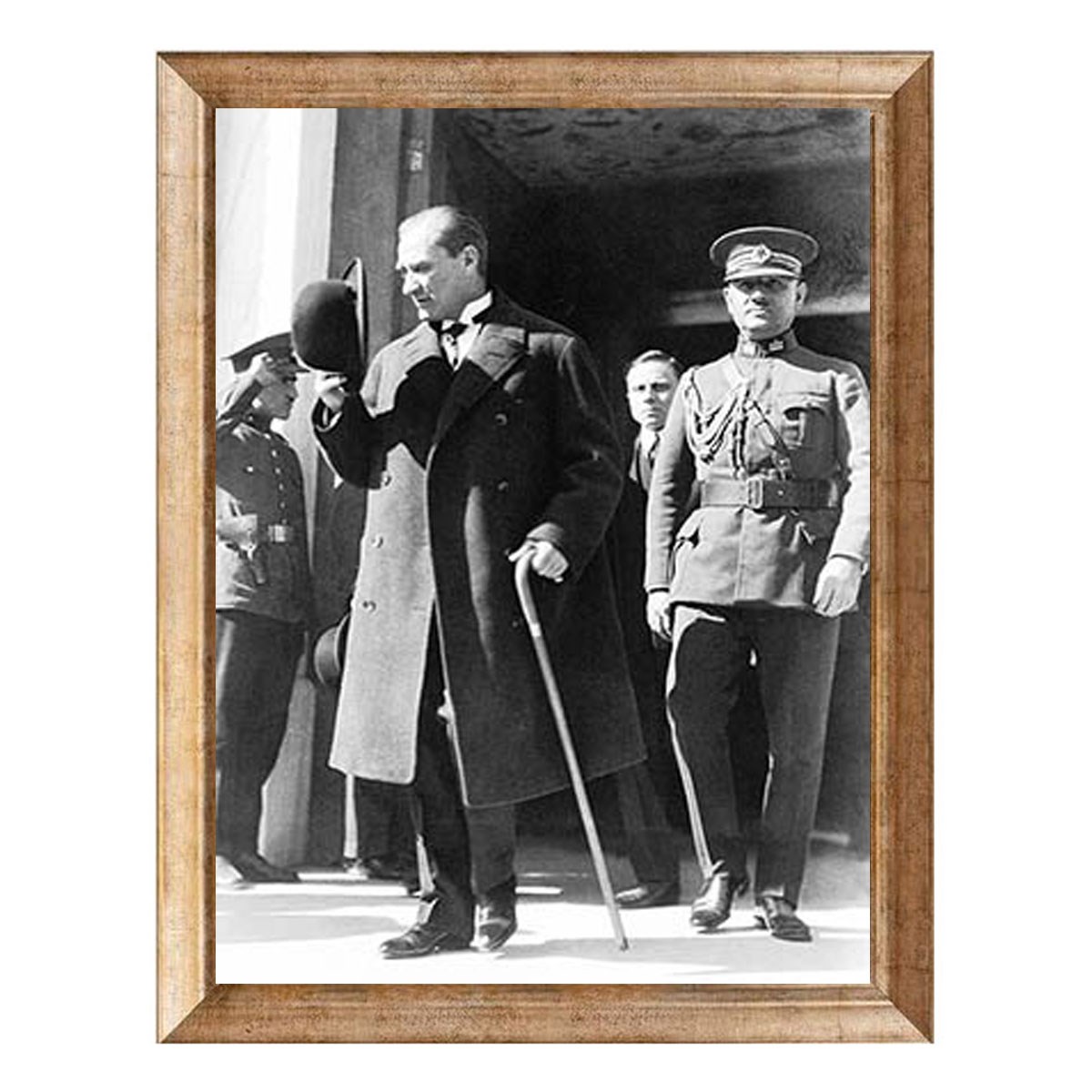 Atatürk Paltolu Bastonlu Altın Çerçeveli Tablo