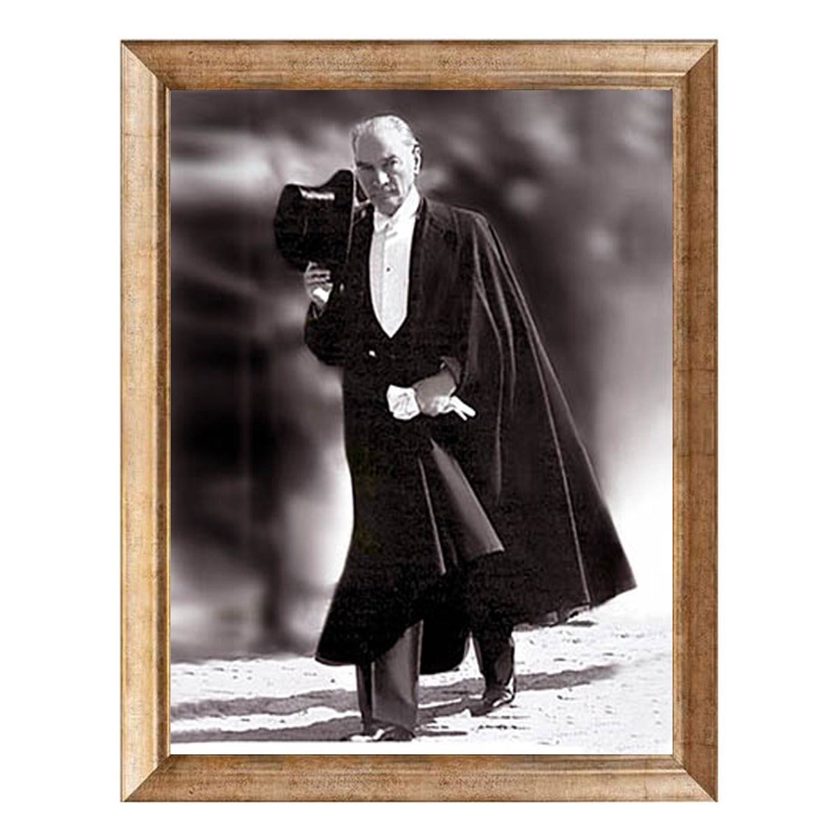 Atatürk Pelerinli Fraklı Silindir Şapkalı Altın Çerçeveli Tablo