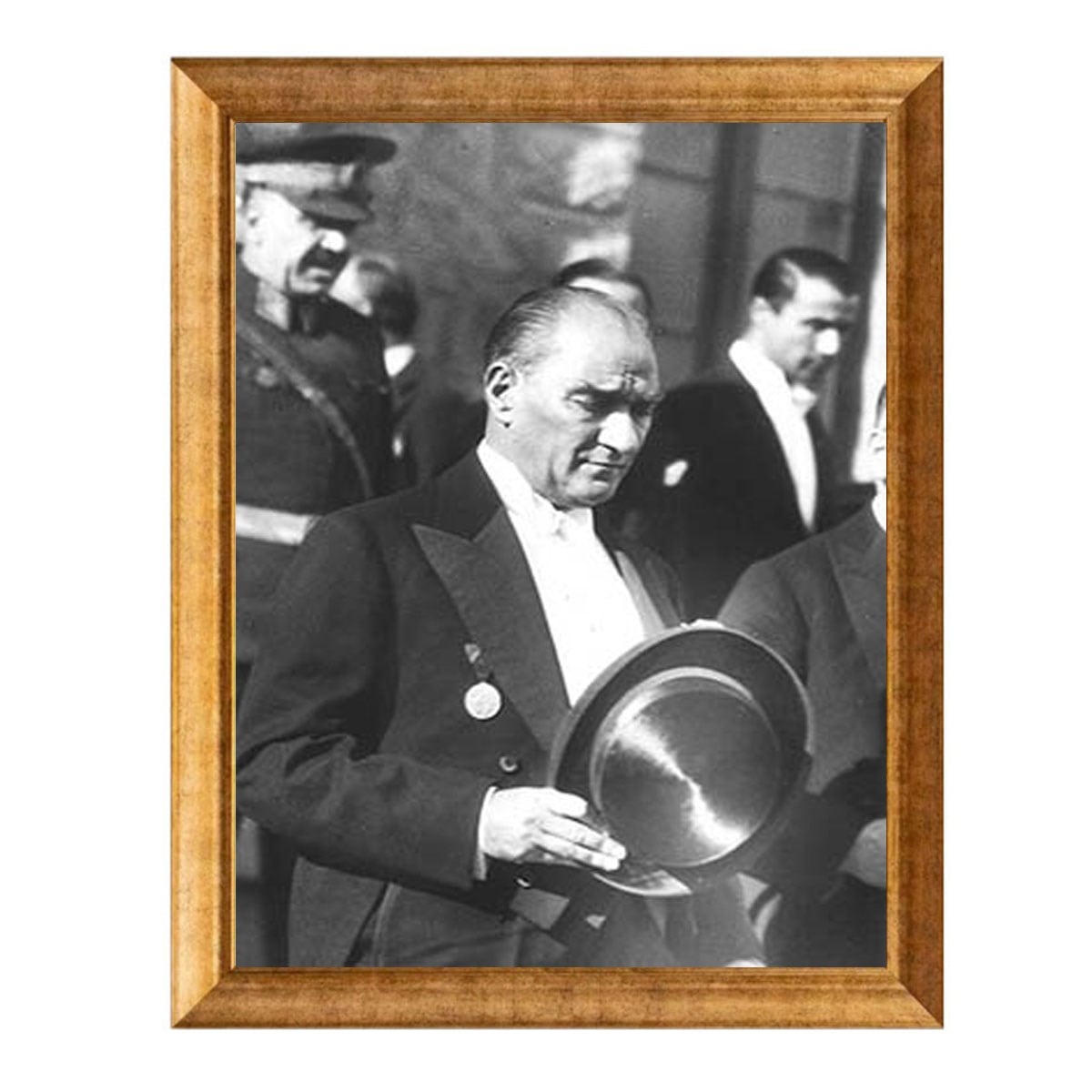 Atatürk Smokinli Altın Çerçeveli Tablo