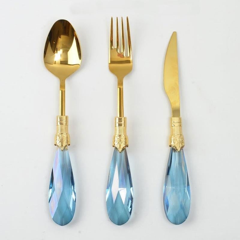 Emayra Diamond 18 parça mavi kristal saplı altın titanyum yemek seti - Çamlıca Home