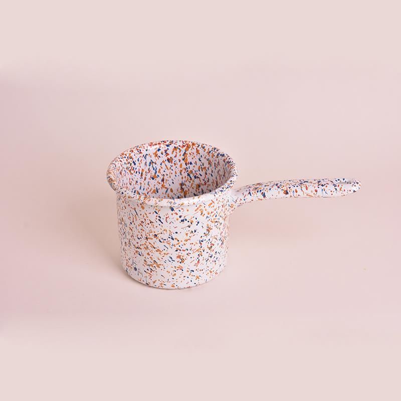 Emaye Metal Saplı Sütlük Serpme Desen Beyaz