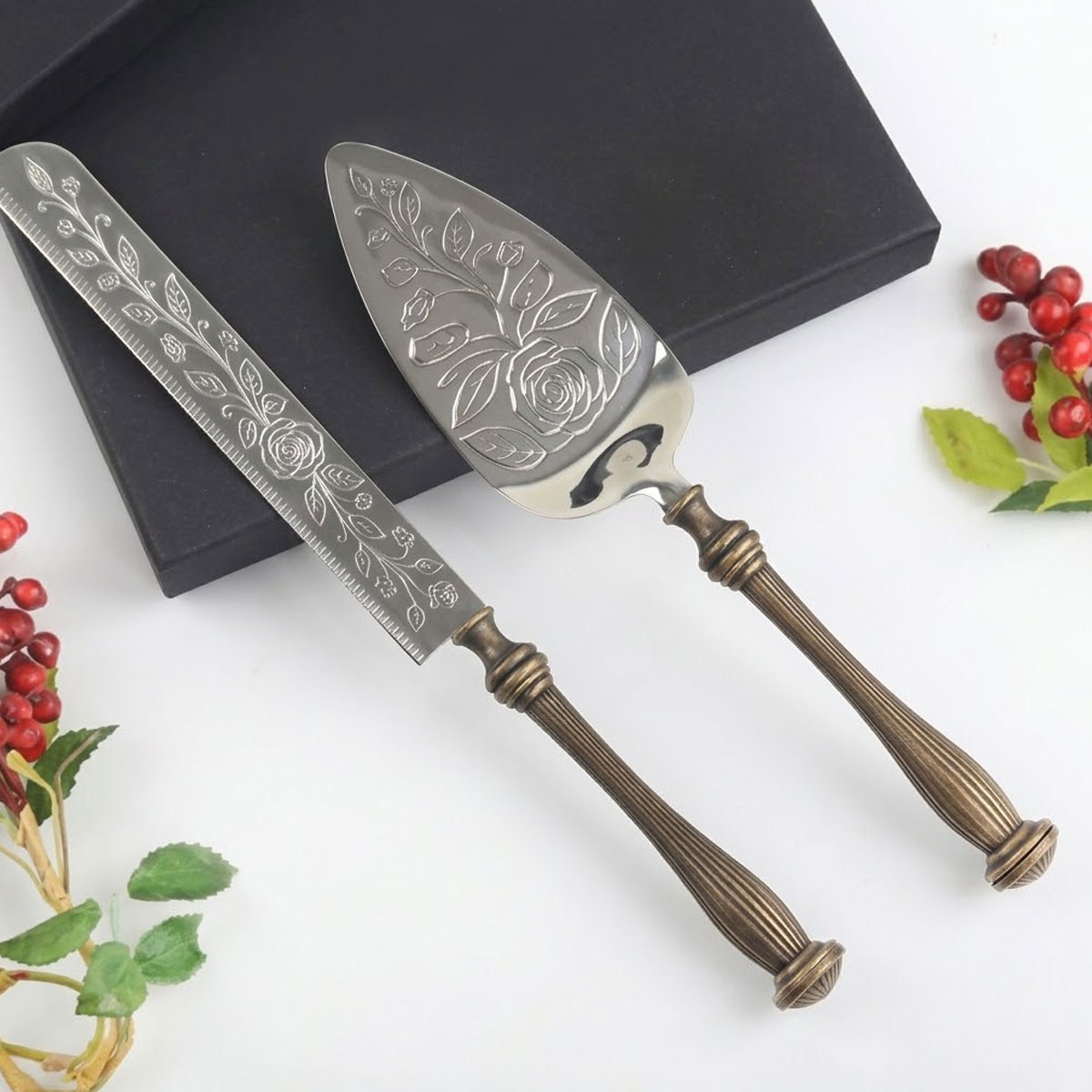 Çamlıca Home Linda gül kabartmalı antik bronz eskitme metal saplı 2li pasta servis takımı