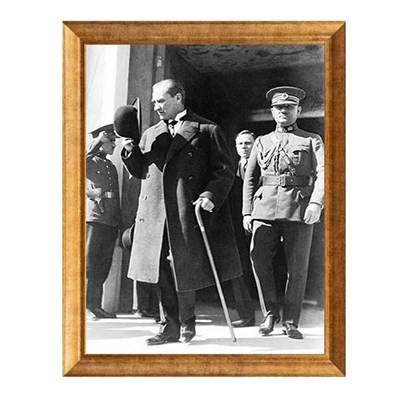 Atatürk Paltolu Bastonlu Altın Çerçeveli Tablo