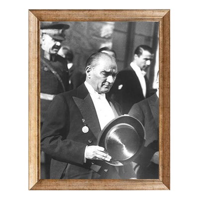 Atatürk Smokinli Altın Çerçeveli Tablo